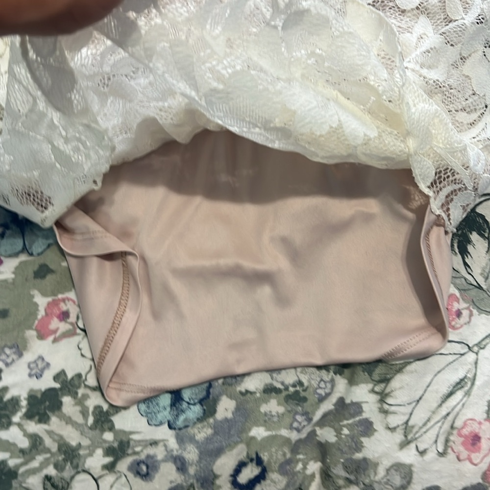 ⭐️ Express lace tank - Picture 5 of 6